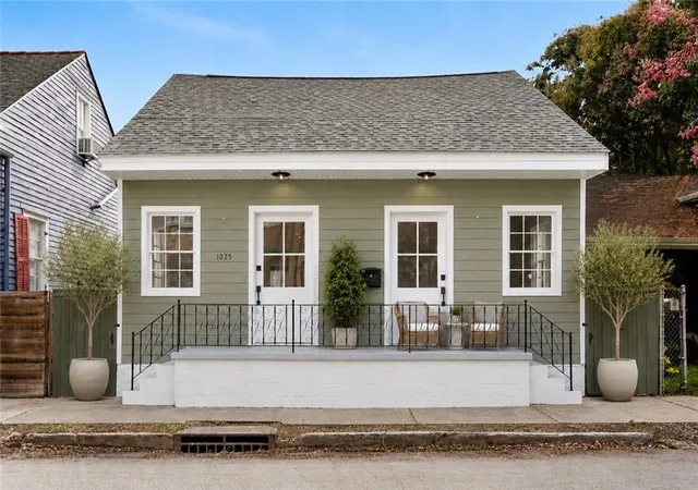Homes for sale in New Orleans, LA | 1025 Congress St, New Orleans, LA 70117 | MLS# 2558349