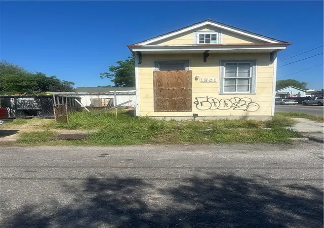 Homes for sale in New Orleans, LA | 1501 Independence St, New Orleans, LA 70117 | MLS# 2558277