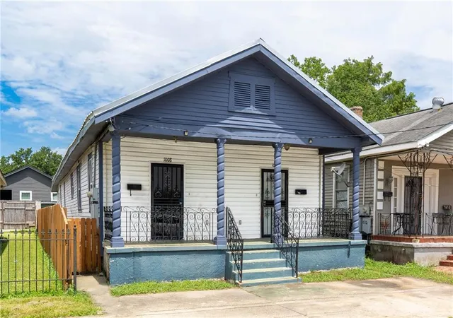 2nd image of 1008 10 Charbonnet St, New Orleans, LA 70117 | MLS# 2557756