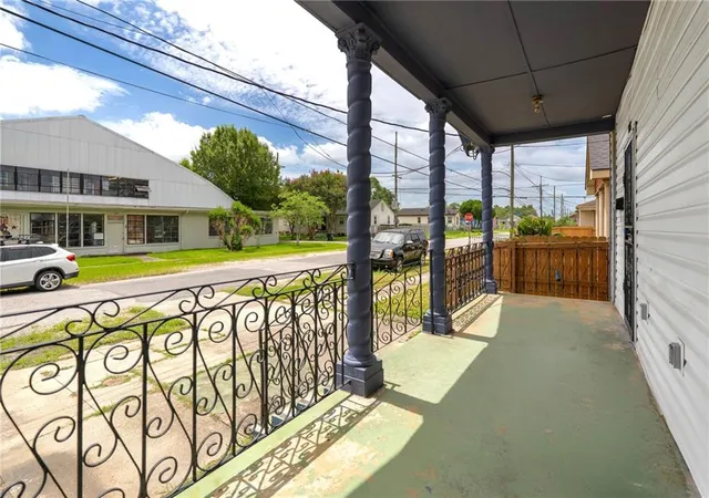 3rd image of 1008 10 Charbonnet St, New Orleans, LA 70117 | MLS# 2557756