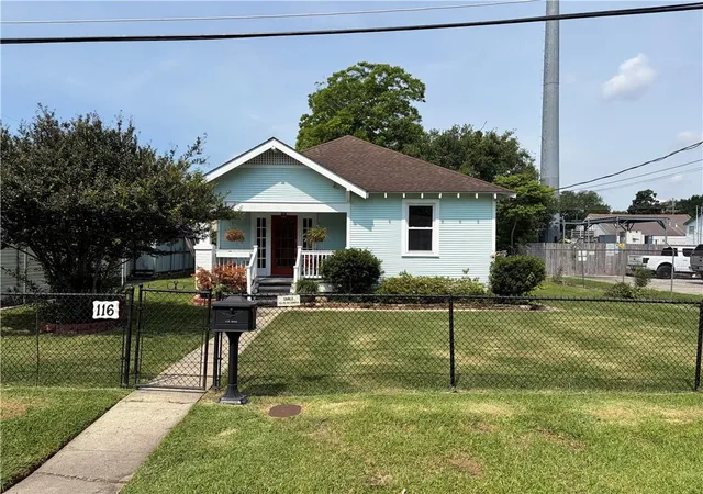 Homes for sale in Metairie, LA | 116 Colby St, Metairie, LA 70001 | MLS# 2558158