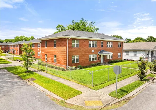 Homes for sale in New Orleans, LA | 5229 Burgundy St, New Orleans, LA 70117 | MLS# 2558223