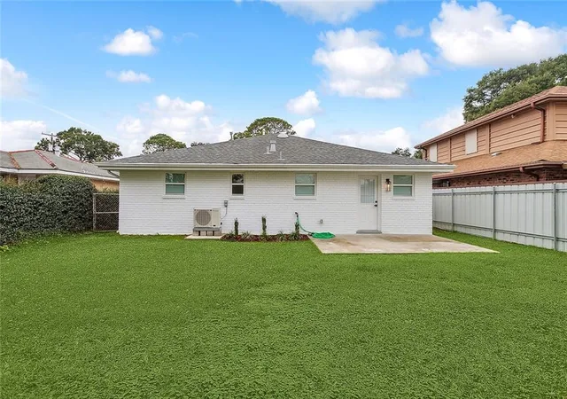 Homes for sale in Metairie, LA | 625 Oaklawn Dr, Metairie, LA 70005 | MLS# 2558402