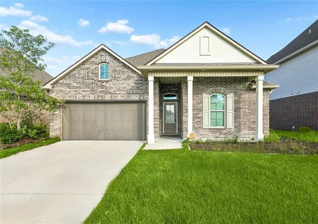 Homes for sale in Slidell, LA | 129 S Lakeshore Village, Slidell, LA 70461 | MLS# 2558092