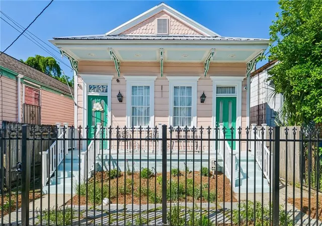 1st image of 2737 Iberville St, New Orleans, LA 70119 | MLS# 2558296