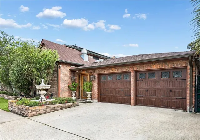 Photo 4 of Single family home for sale at 4001 Tolmas Dr, Metairie, LA 70002 | MLS# 2558255 | Listing updated on 2026-07-23