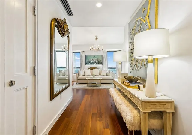 5th image of 2 Canal St #2606, New Orleans, LA 70130 | MLS# 2557510