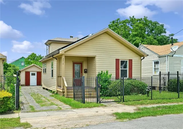 Homes for sale in New Orleans, LA | 2014 Independence St, New Orleans, LA 70117 | MLS# 2558489