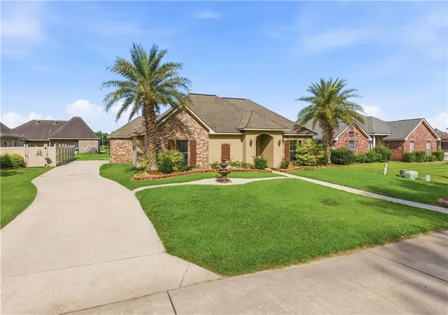 Photo 2 of Single family home for sale at 132 Dufresne Dr, Vacherie, LA 70090 | MLS# 2558540 | Listing updated on 2026-07-14
