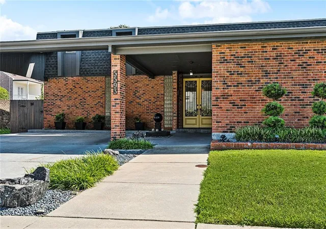 2nd image of 5593 Jacquelyn Ct, New Orleans, LA 70124 | MLS# 2558547