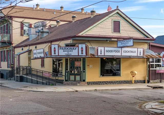 2nd image of 800 N Rendon St, New Orleans, LA 70119