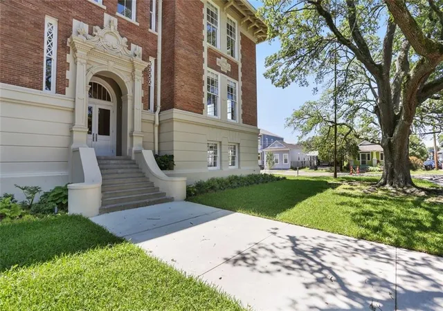 2nd image of 800 N Rendon St #102, New Orleans, LA 70119 | MLS# 2557011
