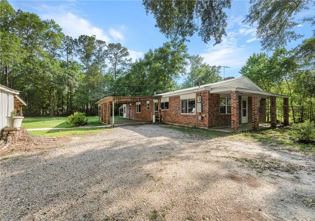 Photo 3 of Single family home for sale at 27464 Zelda Dr, Lacombe, LA 70445 | MLS# 2558129 | Listing updated on 2026-08-03