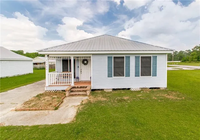 Homes for sale in Springfield, LA | 26340 Indian Run Rd, Springfield, LA 70462 | MLS# 2558618