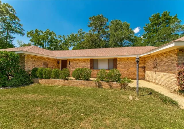 Photo 2 of Single family home for sale at 1018 Esterbrook Rd, Ponchatoula, LA 70454 | MLS# 2558609 | Listing updated on 2026-07-25