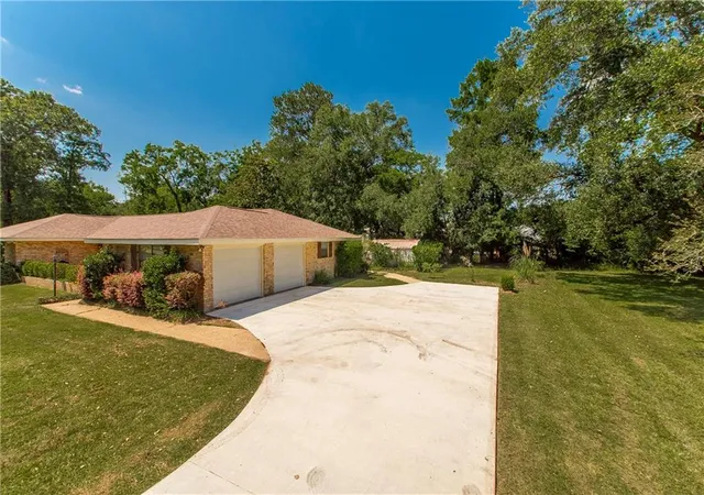 Photo 3 of Single family home for sale at 1018 Esterbrook Rd, Ponchatoula, LA 70454 | MLS# 2558609 | Listing updated on 2026-07-25