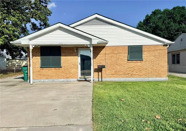 Homes for sale in Westwego, LA | 751 Avenue G, Westwego, LA 70094 | MLS# 2558628