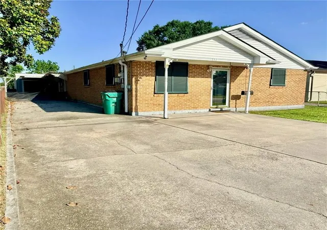 Homes for sale in Westwego, LA | 751 Avenue G, Westwego, LA 70094 | MLS# 2558628