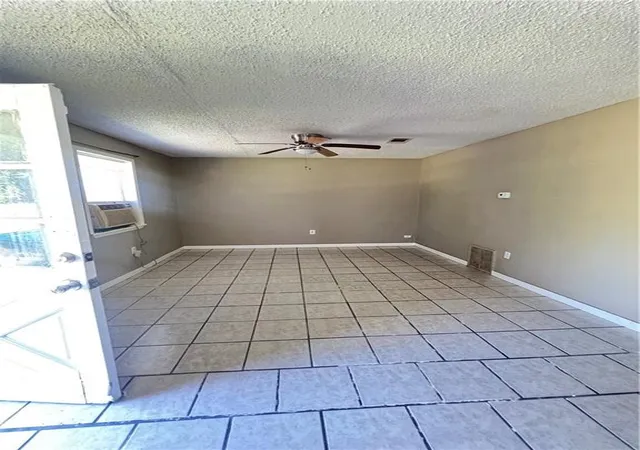 2nd image of 112 E Stovall St, Hammond, LA 70403 | MLS# 2558713