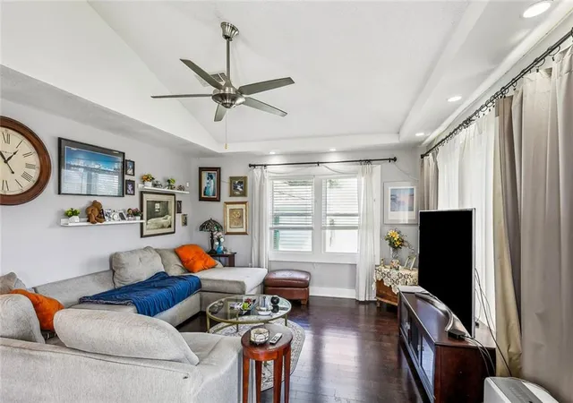 Homes for sale in New Orleans, LA | 6400 Painters St, New Orleans, LA 70122 | MLS# 2558746