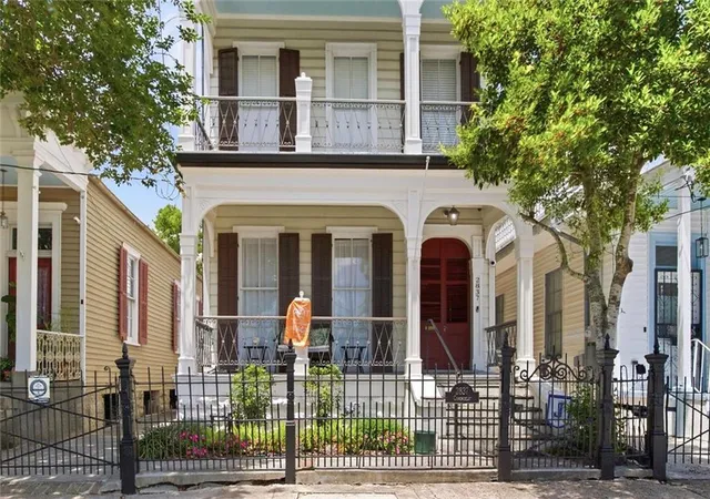 3rd image of 2837 Carondelet St, New Orleans, LA 70115 | MLS# 2557722