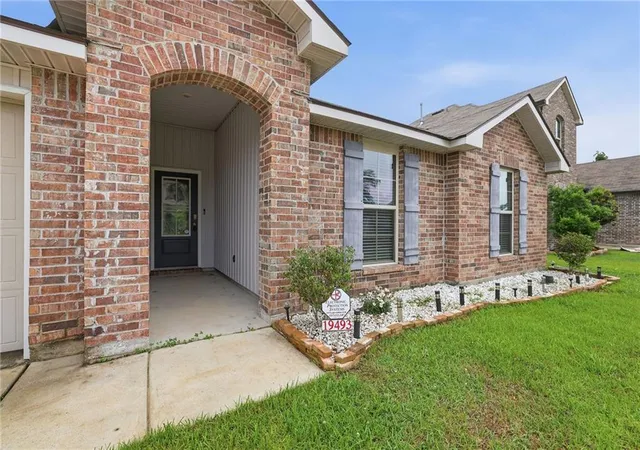 Homes for sale in Hammond, LA | 19493 Providence Ridge Blvd, Hammond, LA 70403 | MLS# 2558041