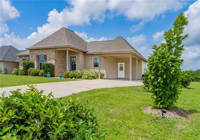 Homes for sale in Loranger, LA | 55101 Coyote Trl, Loranger, LA 70446 | MLS# 2558749