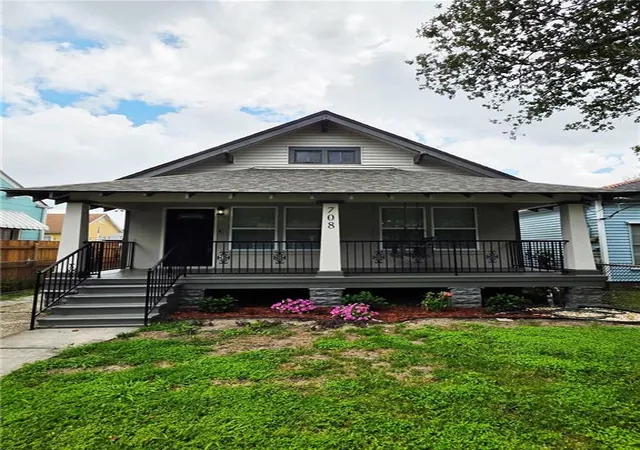 Homes for sale in New Orleans, LA | 708 Sumner St, New Orleans, LA 70114 | MLS# 2558791