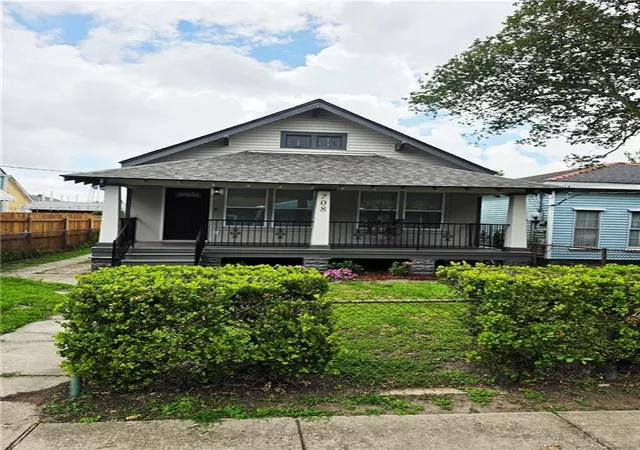 Homes for sale in New Orleans, LA | 708 Sumner St, New Orleans, LA 70114 | MLS# 2558791