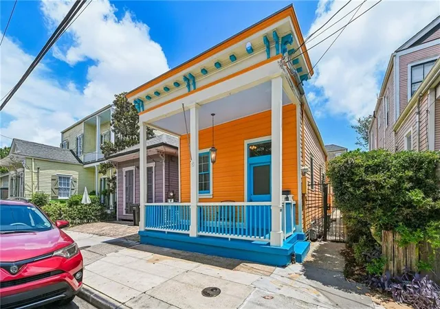 1st image of 3020 Constance St, New Orleans, LA 70115 | MLS# 2558656