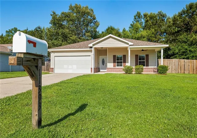 1st image of 11393 Wellington Ln, Hammond, LA 70403 | MLS# 2558589
