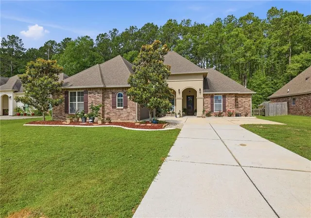 Homes for sale in Hammond, LA | 43325 Quiet Lake Dr, Hammond, LA 70403 | MLS# 2556721
