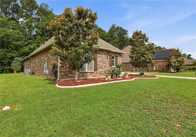 Homes for sale in Hammond, LA | 43325 Quiet Lake Dr, Hammond, LA 70403 | MLS# 2556721