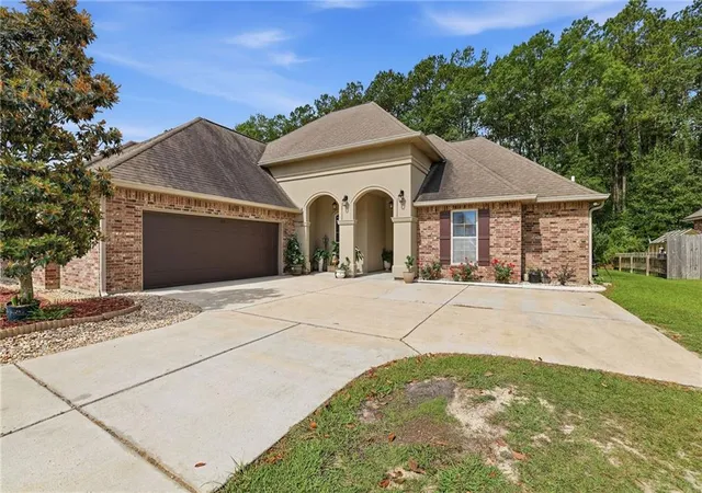 Homes for sale in Hammond, LA | 43325 Quiet Lake Dr, Hammond, LA 70403 | MLS# 2556721