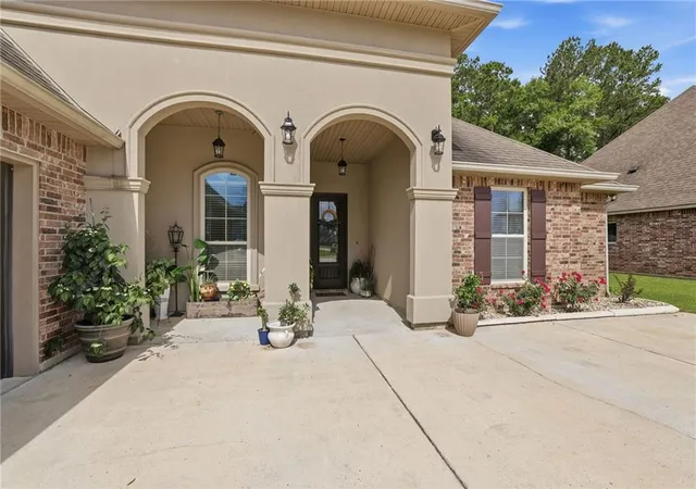 Homes for sale in Hammond, LA | 43325 Quiet Lake Dr, Hammond, LA 70403 | MLS# 2556721