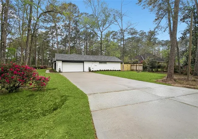 2nd image of 70 Hyacinth Dr, Covington, LA 70433 | MLS# 2559032