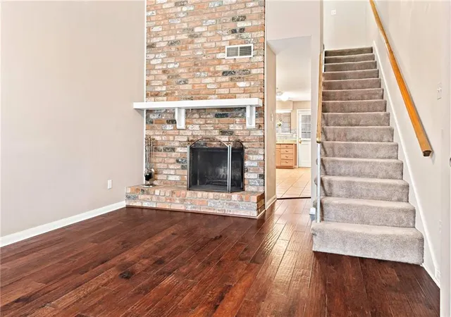 Listing Photo 5 - Condo for sale in building located at 2824 Steamship Cir, Harahan, LA 70123 - Unit #K
