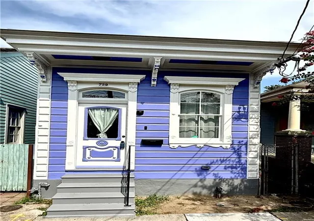 Homes for sale in New Orleans, LA | 729 Lesseps St, New Orleans, LA 70117 | MLS# 2555513