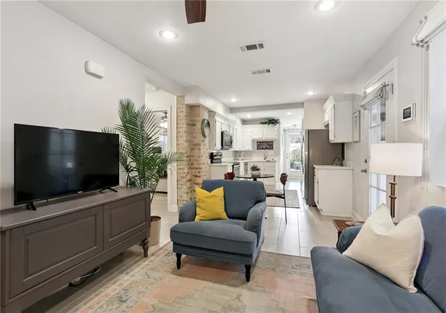 4th image of 729 Lyons St, New Orleans, LA 70115