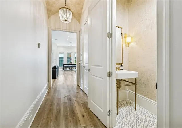 Photo 4 of Single family home for sale at 452 Orion Ave, Metairie, LA 70005 | MLS# 2559037 | Listing updated on 2026-05-28