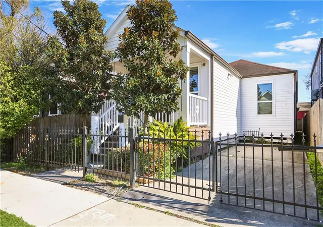 2nd image of 1917 Eagle St, New Orleans, LA 70118 | MLS# 2559151