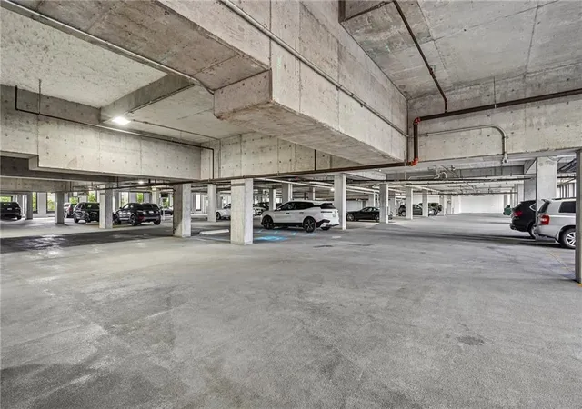 2nd image of 1001 Julia St, New Orleans, LA 70113