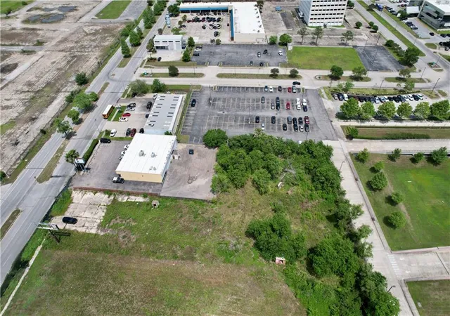 2nd image of 9846 Lake Forest Blvd, New Orleans, LA 70127 | MLS# 2557570