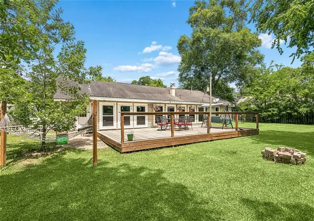 Photo 3 of Single family home for sale at 517 Barbara Pl, Mandeville, LA 70448 | MLS# 2559076 | Listing updated on 2026-08-28
