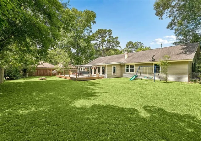 Photo 3 of Single family home for sale at 517 Barbara Pl, Mandeville, LA 70448 | MLS# 2559076 | Listing updated on 2026-08-28