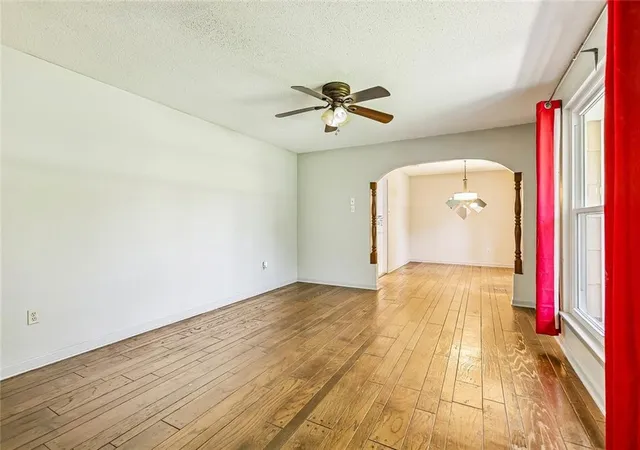 Photo 4 of Single family home for sale at 517 Barbara Pl, Mandeville, LA 70448 | MLS# 2559076 | Listing updated on 2026-08-28