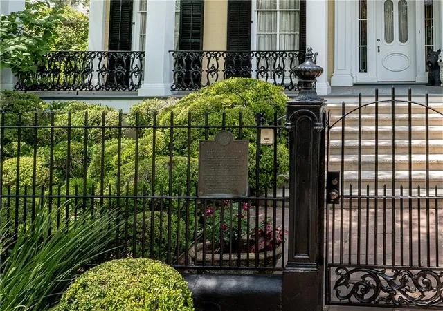 38th image of 2423 Prytania St, New Orleans, LA 70130 | MLS# 2559248