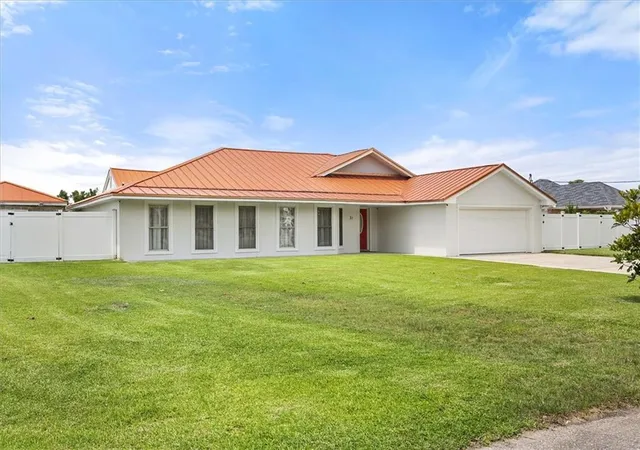 2nd image of 31 W Daryl Ct, Westwego, LA 70094 | MLS# 2559259