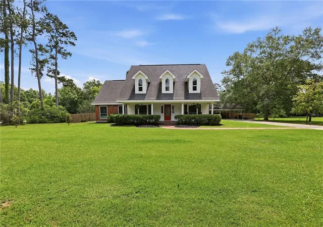 Homes for sale in Ponchatoula, LA | 14336 Hickory Dr, Ponchatoula, LA 70454 | MLS# 2559229