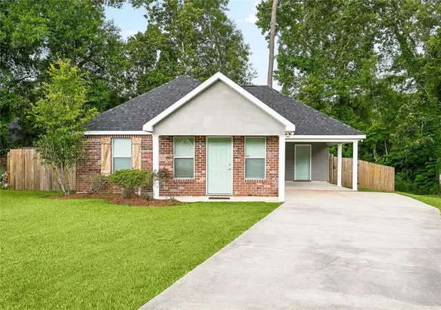 Homes for sale in Ponchatoula, LA | 278 South Park Cir, Ponchatoula, LA 70454 | MLS# 2559296